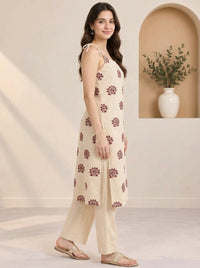 Naarangi Crafts Women Embroidered Thread Work Pure Cotton Kurta with Palazzos.